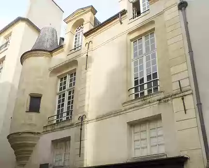 PXL004 Ancien hôtel des Abbés de Fécamp, XVIè siècle, rue Hautefeuille.